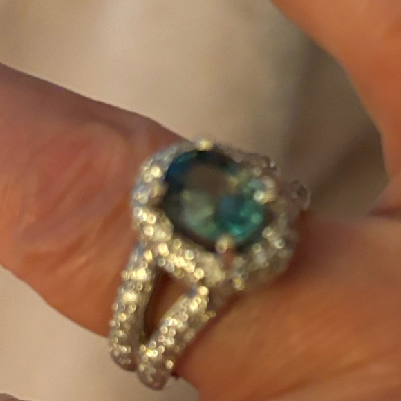 Sapphire Italy Elegant 18k and Vibrant Bluish Green Zircon & Diamond size 7 - Picture 9 of 17